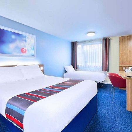 Travelodge Ryde  Exteriör bild